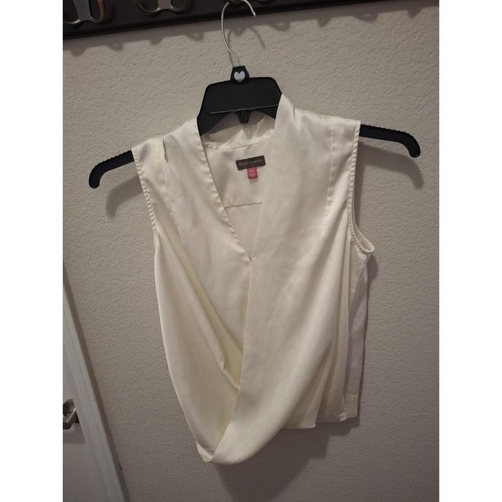 3/$15 Vince Camuto Petite Small Ivory Sleeveless V-Neck Silky Satin Wrap Blouse‎